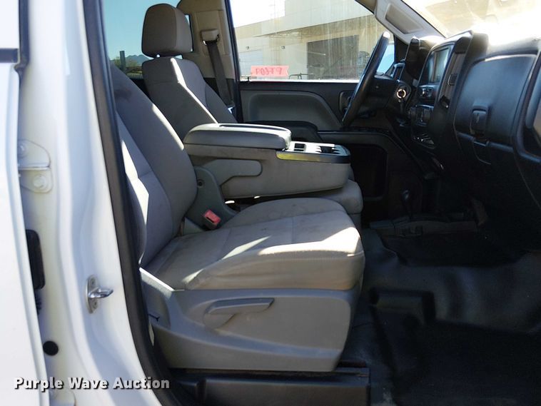 image for item EE5109 2018 Chevrolet Silverado 2500HD Ext. Cab pickup truck