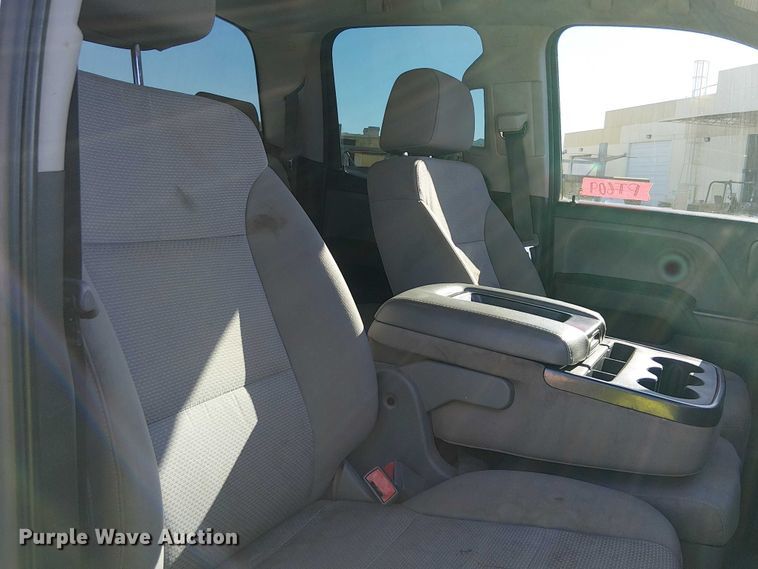 image for item EE5109 2018 Chevrolet Silverado 2500HD Ext. Cab pickup truck