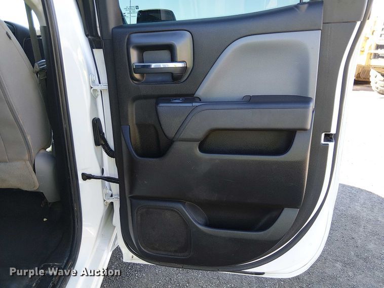 image for item EE5109 2018 Chevrolet Silverado 2500HD Ext. Cab pickup truck