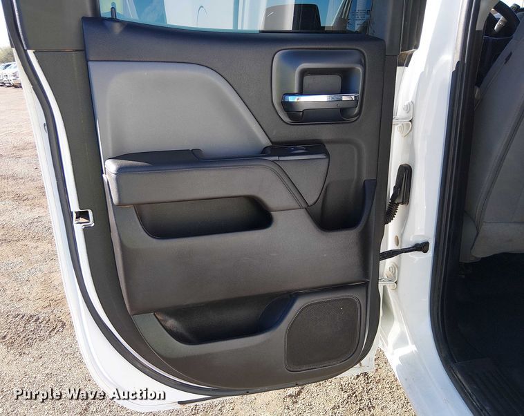 image for item EE5109 2018 Chevrolet Silverado 2500HD Ext. Cab pickup truck