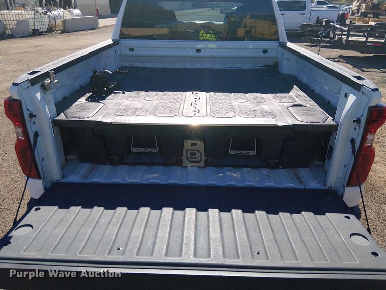 image for item EE5114 2020 Chevrolet Silverado 1500 Crew Cab pickup truck