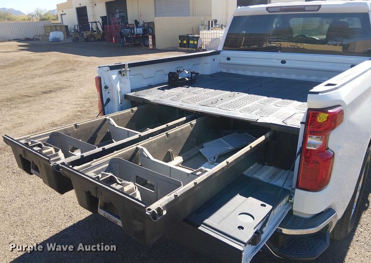 image for item EE5114 2020 Chevrolet Silverado 1500 Crew Cab pickup truck