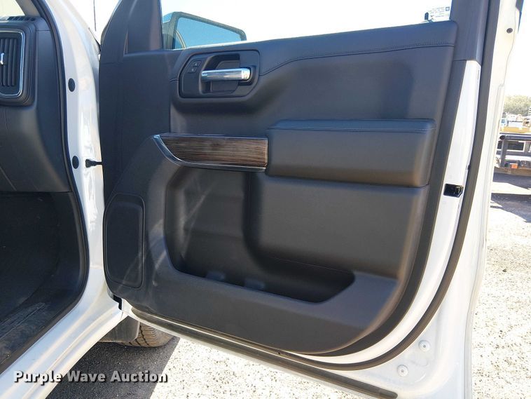 image for item EE5114 2020 Chevrolet Silverado 1500 Crew Cab pickup truck