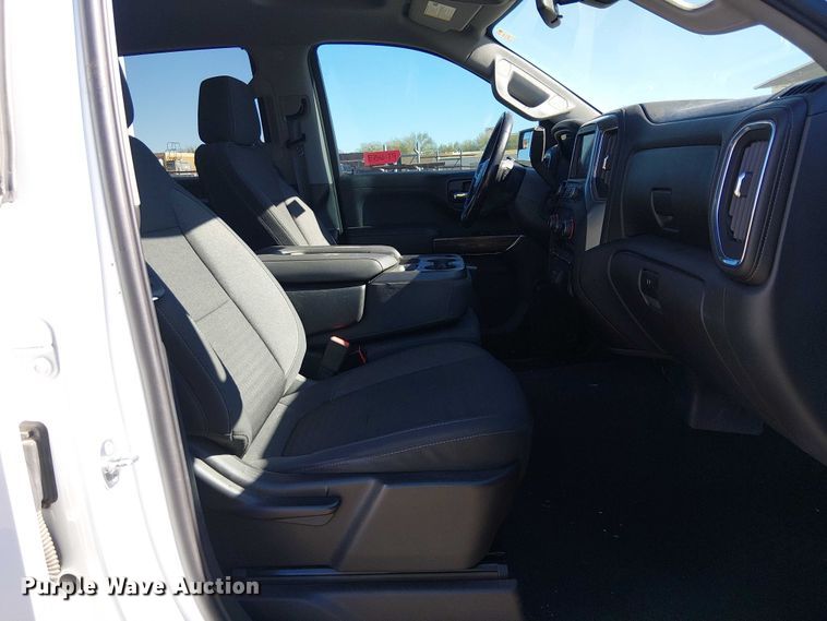 image for item EE5114 2020 Chevrolet Silverado 1500 Crew Cab pickup truck