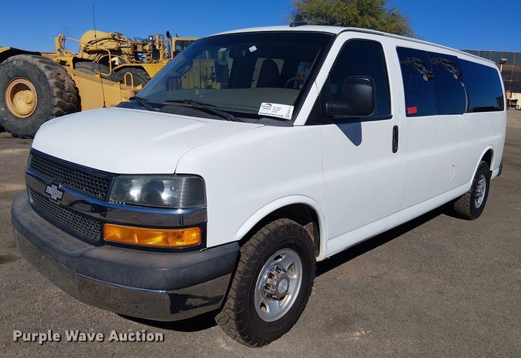 image for item EE5115 2017 Chevrolet Express 3500 van