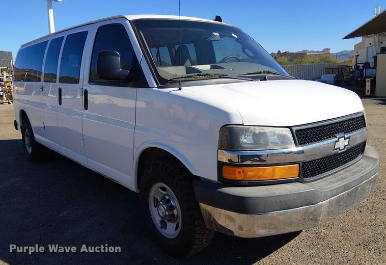 image for item EE5115 2017 Chevrolet Express 3500 van