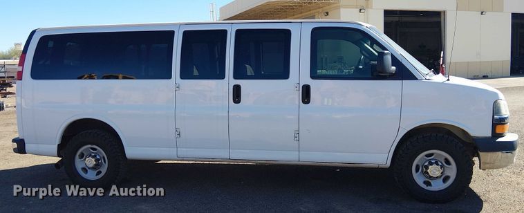 image for item EE5115 2017 Chevrolet Express 3500 van