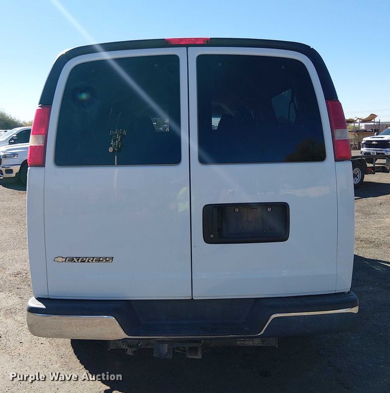 image for item EE5115 2017 Chevrolet Express 3500 van