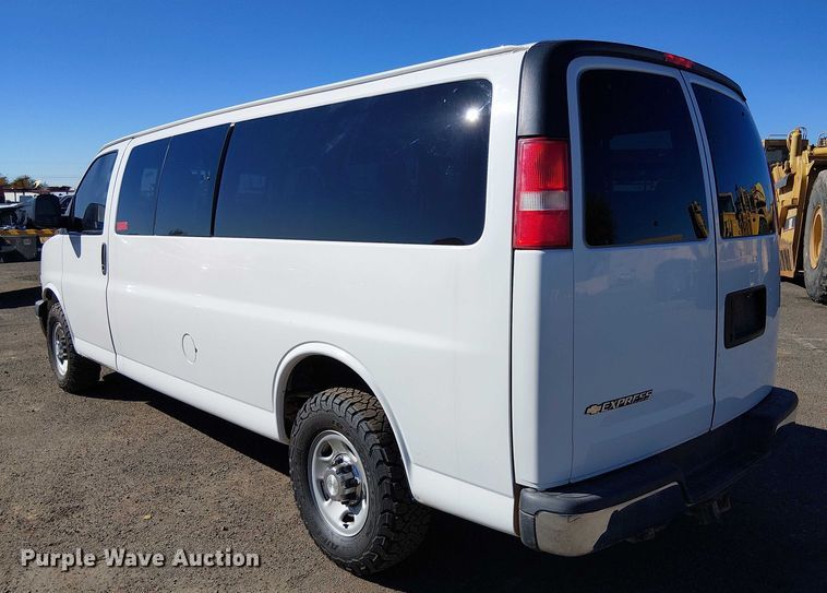 image for item EE5115 2017 Chevrolet Express 3500 van