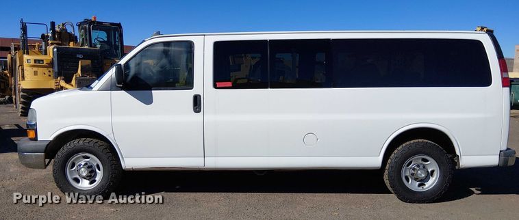 image for item EE5115 2017 Chevrolet Express 3500 van