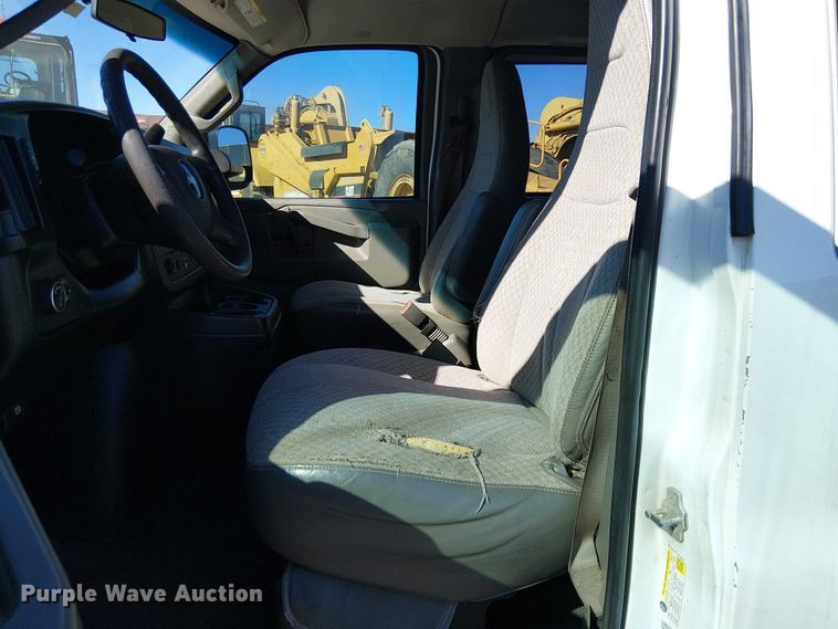 image for item EE5115 2017 Chevrolet Express 3500 van