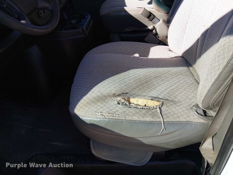 image for item EE5115 2017 Chevrolet Express 3500 van