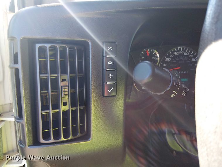 image for item EE5115 2017 Chevrolet Express 3500 van