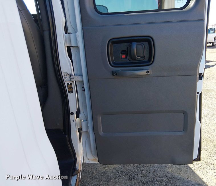 image for item EE5115 2017 Chevrolet Express 3500 van