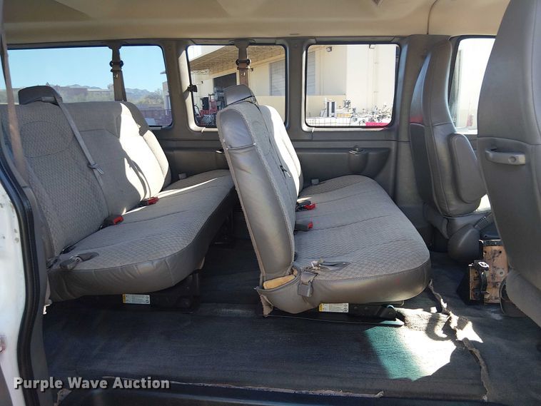 image for item EE5115 2017 Chevrolet Express 3500 van