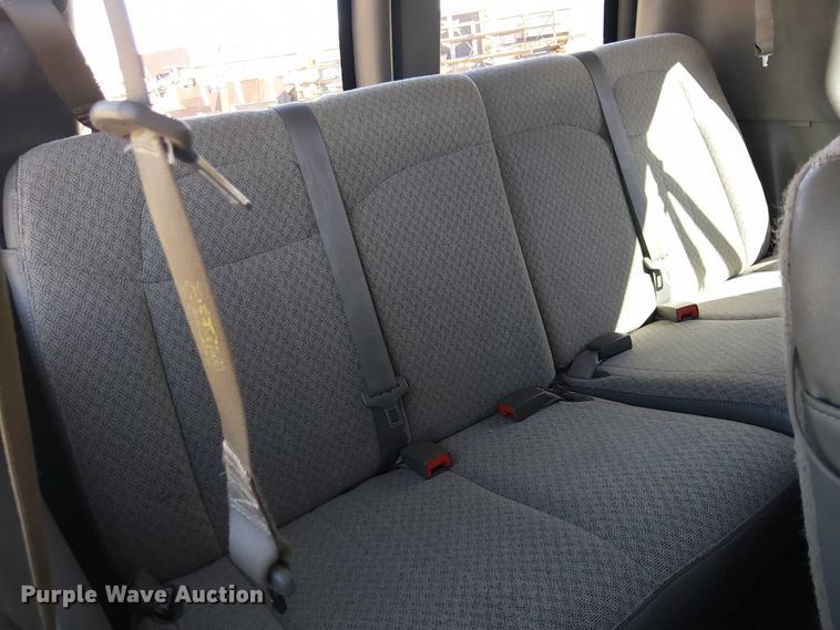 image for item EE5115 2017 Chevrolet Express 3500 van