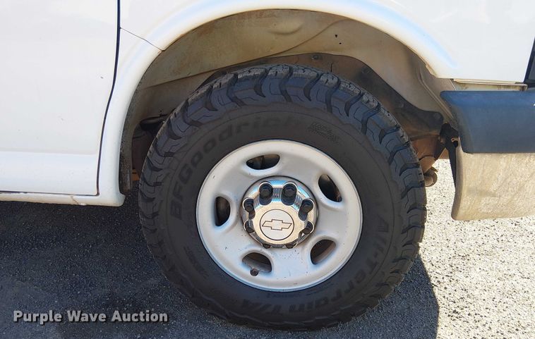 image for item EE5115 2017 Chevrolet Express 3500 van