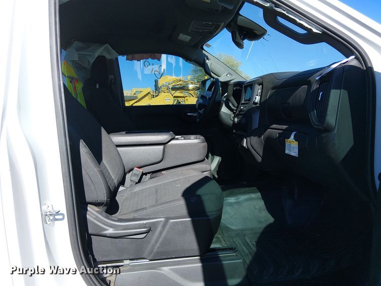 image for item EE5116 2024 Chevrolet Silverado 3500HD pickup truck