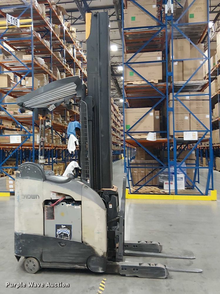 image for item EE5117 2017 Crown RM6095S-45 order picker