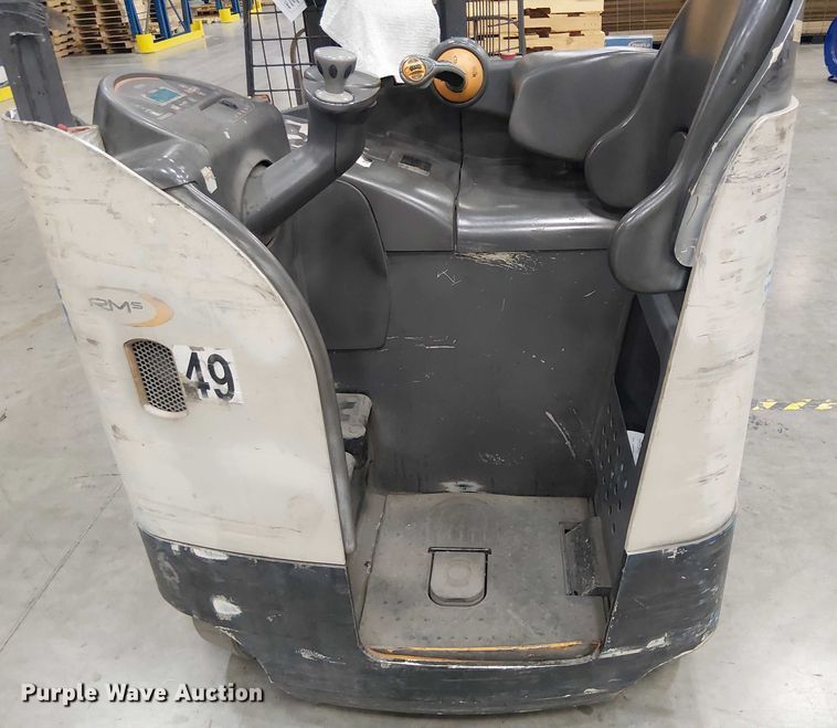 image for item EE5117 2017 Crown RM6095S-45 order picker