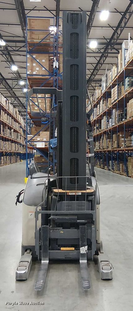 image for item EE5118 2017 Crown RM6095S-45 order picker