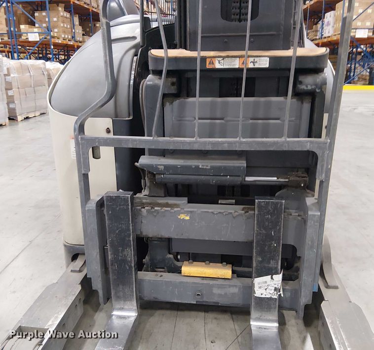 image for item EE5118 2017 Crown RM6095S-45 order picker