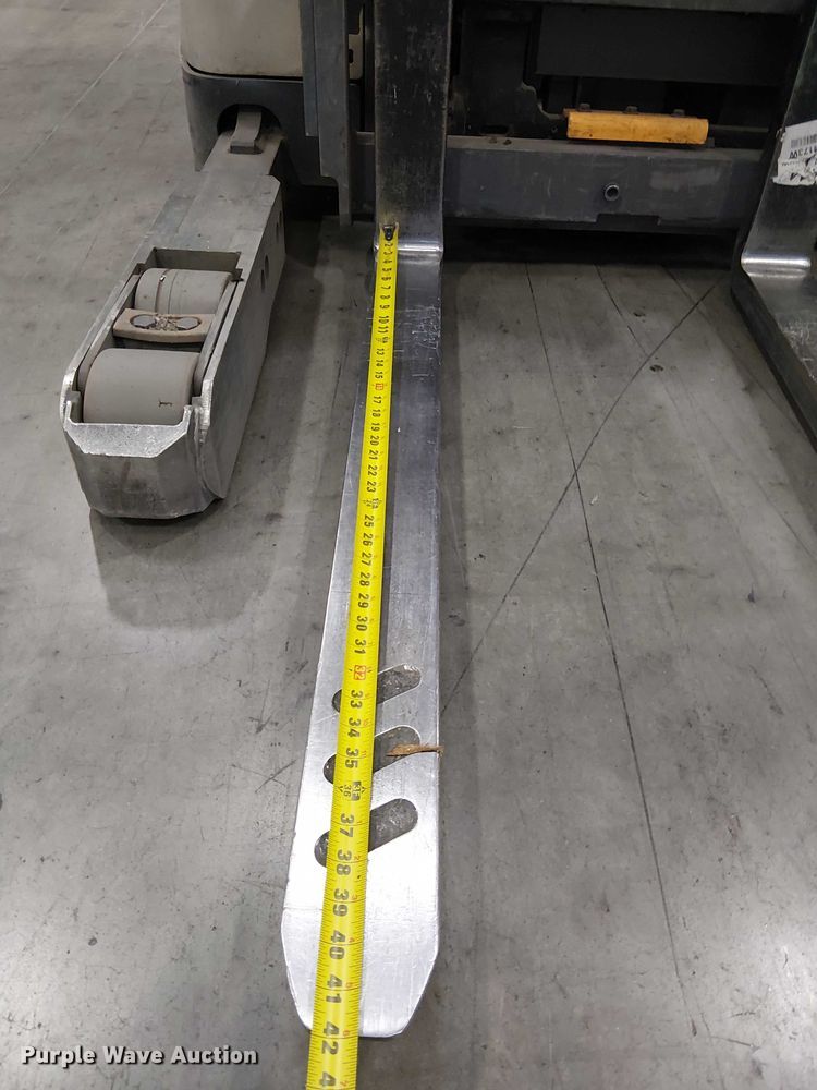 image for item EE5118 2017 Crown RM6095S-45 order picker