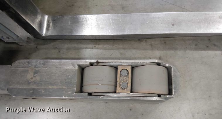 image for item EE5118 2017 Crown RM6095S-45 order picker