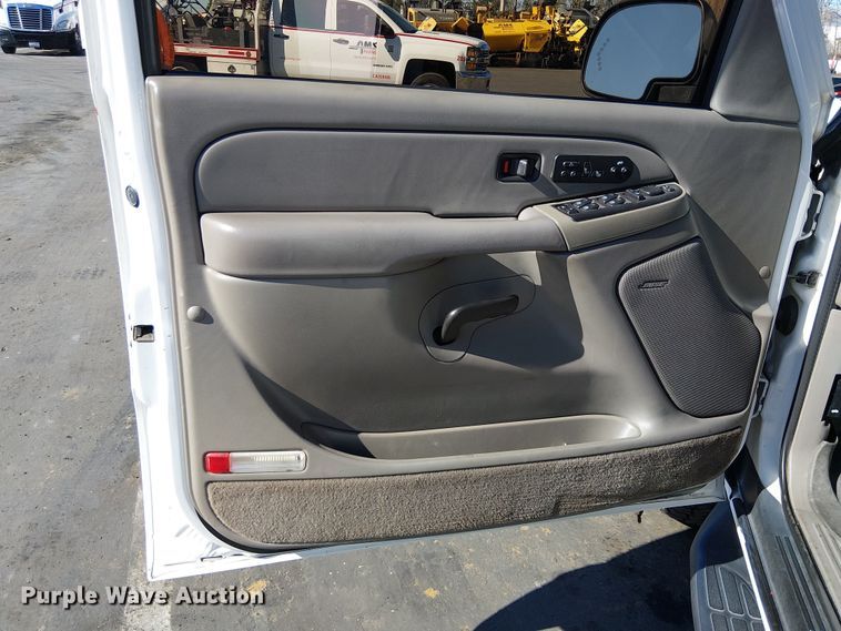 image for item EE5120 2005 Chevrolet Tahoe SUV
