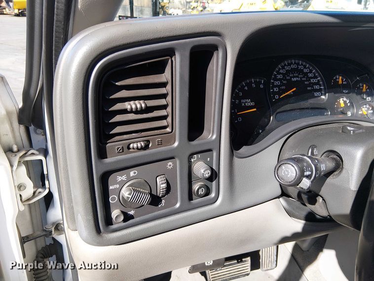 image for item EE5120 2005 Chevrolet Tahoe SUV