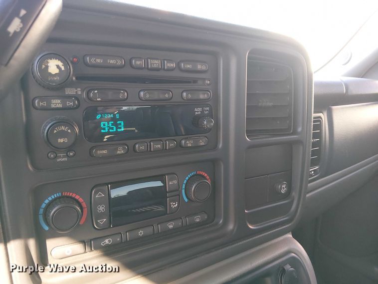 image for item EE5120 2005 Chevrolet Tahoe SUV