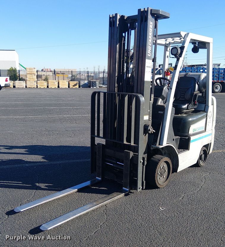 image for item EE5122 2017 UniCarriers CFS40 forklift