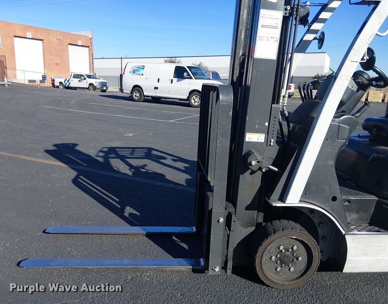 image for item EE5122 2017 UniCarriers CFS40 forklift