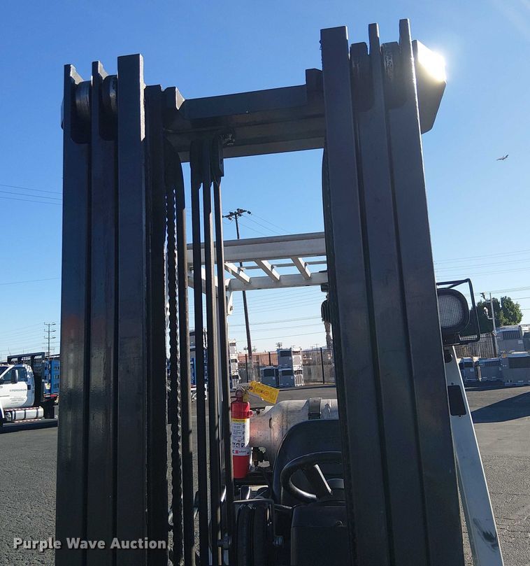 image for item EE5122 2017 UniCarriers CFS40 forklift