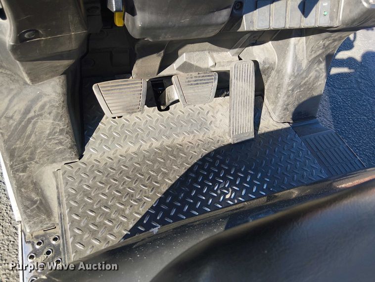 image for item EE5122 2017 UniCarriers CFS40 forklift