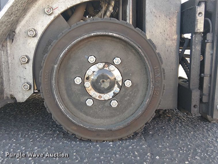 image for item EE5122 2017 UniCarriers CFS40 forklift