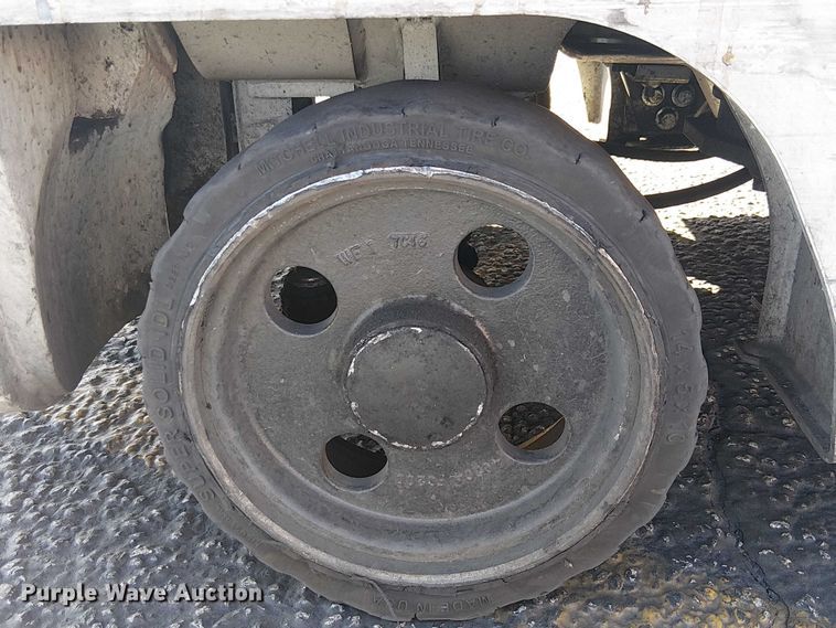 image for item EE5122 2017 UniCarriers CFS40 forklift