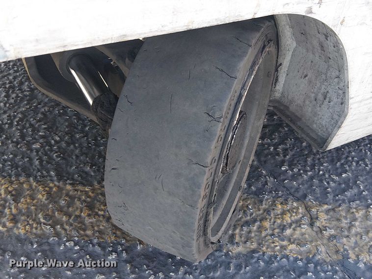 image for item EE5122 2017 UniCarriers CFS40 forklift