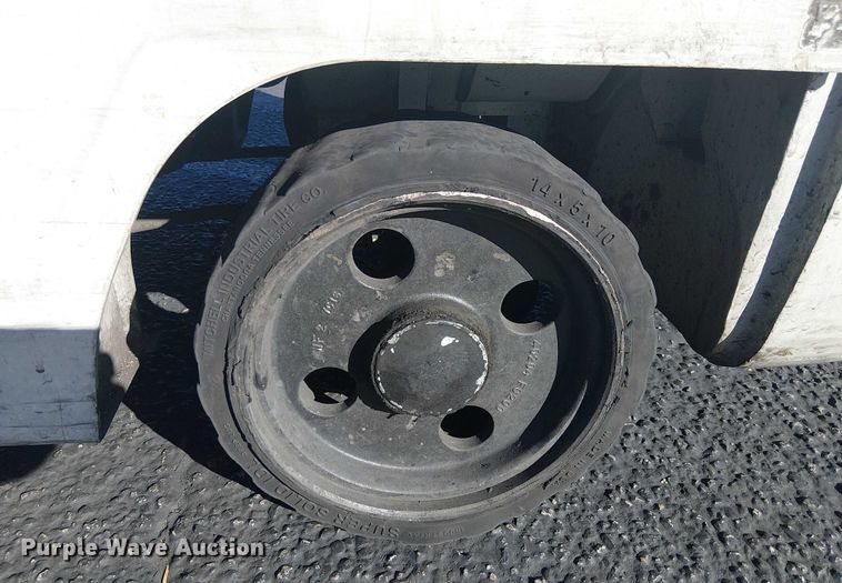 image for item EE5122 2017 UniCarriers CFS40 forklift