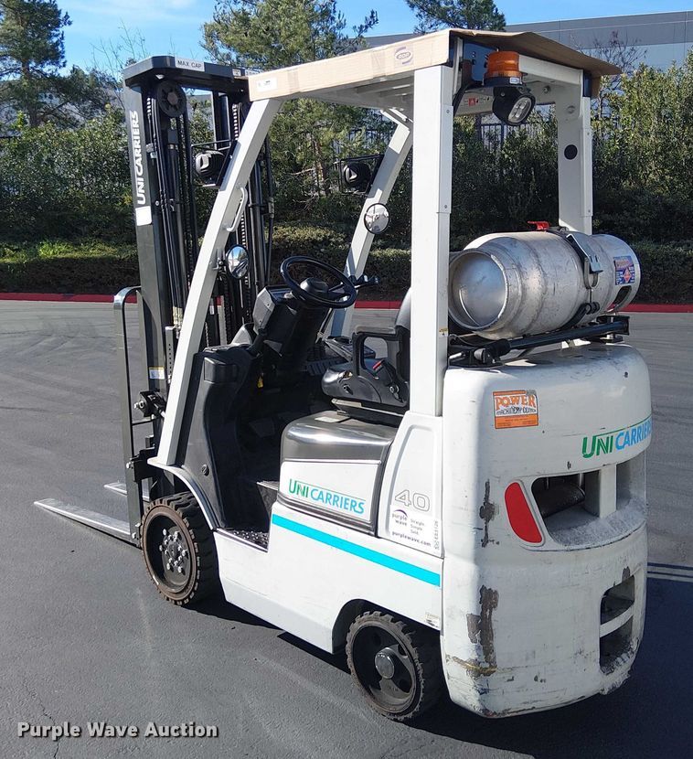 image for item EE5126 2017 UniCarriers CFS40 forklift