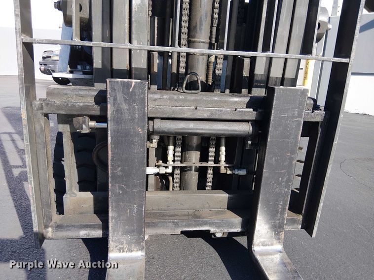 image for item EE5126 2017 UniCarriers CFS40 forklift