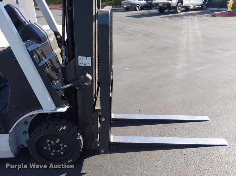 image for item EE5126 2017 UniCarriers CFS40 forklift