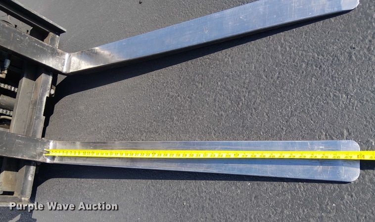 image for item EE5126 2017 UniCarriers CFS40 forklift