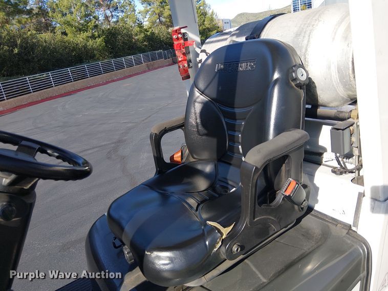 image for item EE5126 2017 UniCarriers CFS40 forklift