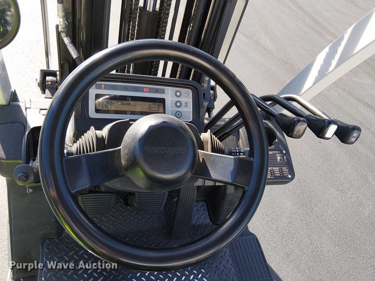 image for item EE5126 2017 UniCarriers CFS40 forklift
