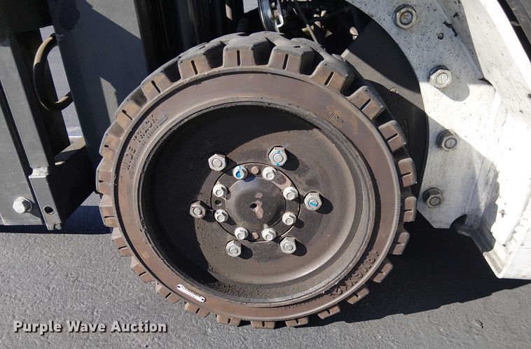 image for item EE5126 2017 UniCarriers CFS40 forklift