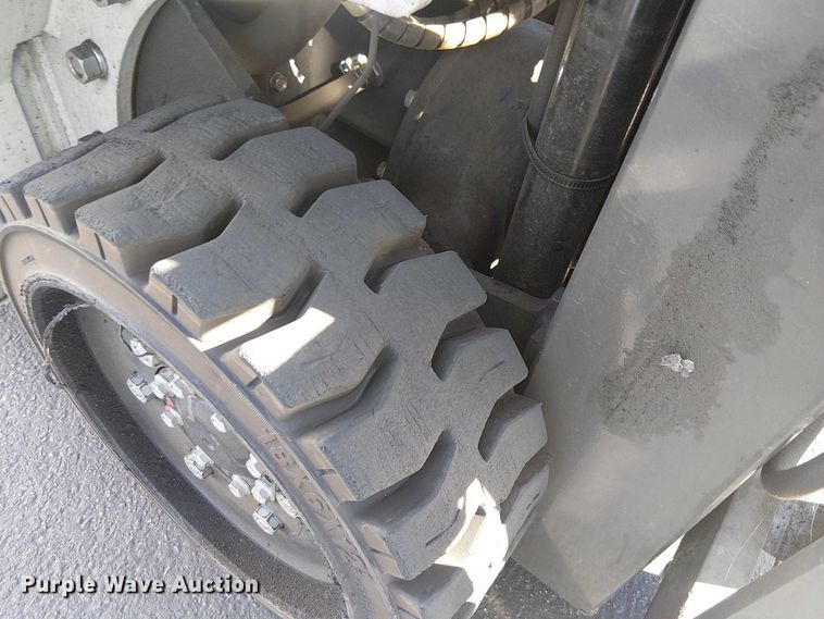 image for item EE5126 2017 UniCarriers CFS40 forklift