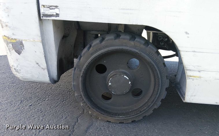 image for item EE5126 2017 UniCarriers CFS40 forklift