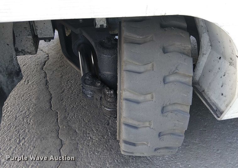 image for item EE5126 2017 UniCarriers CFS40 forklift