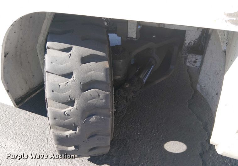 image for item EE5126 2017 UniCarriers CFS40 forklift